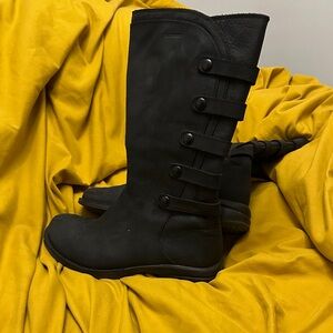 Merrell Black Women's Winter Boots with Button Accents
